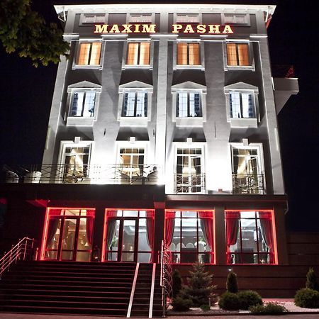 Maxim Pasha Hotel Chisinau Exterior photo